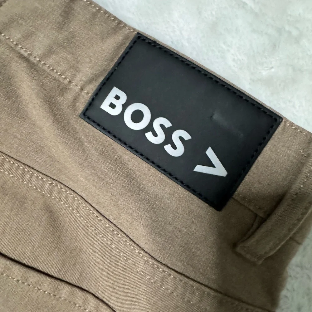 NWOT- Boss Performance Delaware Slim Fit Stretch Khaki Pants